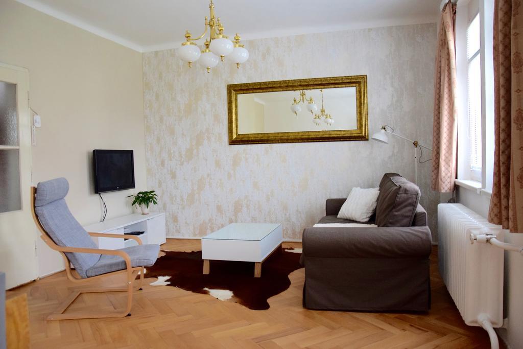 Classical House In Prague 6 Екстер'єр фото